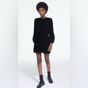 NWT Express Black Velvet Leopard Print Dress Puff Sleeve Womens Size Medium